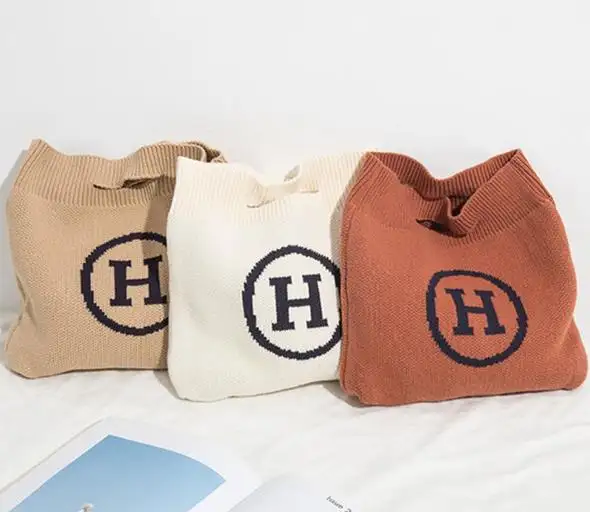 पर्यावरण के अनुकूल हस्तनिर्मित बैग डिजाइनर पत्र एच बुना हुआ हैंडबैग ठाठ बड़ी क्षमता वाला टोट बैग क्रोकेट कैजुअल महिलाओं का शॉपिंग बैग