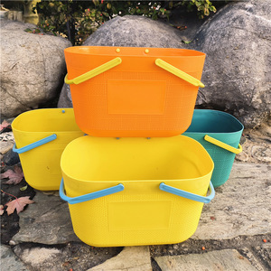 Panier de rangement en plastique rectangulaire avec poignées, couleurs assorties, pour l'organisation de la maison - Product Image 4