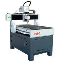 Machine de gravure CNC 3 axes LD-6090 Mini 600x900mm avec moteur de refroidissement par eau 1,5 kW et pompe à engrenages pour la création de motifs et de gabarits en strass