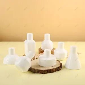 Yeni tasarım ücretsiz örnek eko beyaz cam koku kapları 30ml 50ml 100ml 150ml 200ml koku dağıtıcı şişe Fiber çubukları ile