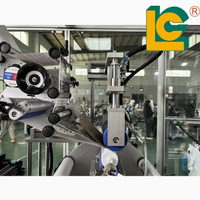 Machine d'étiquetage automatique pneumatique à grande vitesse contrôlée par PLC pour les canettes/bouteilles/sachets avec marquage laser