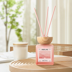 Diffusore di Fragranza <span class=keywords><strong>per</strong></span> la Casa con Etichetta Privata all'Ingrosso, Bottiglia Quadrata Rosa da 200ml, Diffusore di Lusso con Tappo in Legno e <span class=keywords><strong>Bastoncini</strong></span> in Rattan - Product Image 6