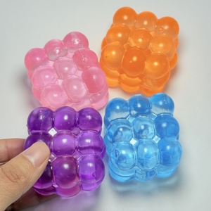 CHENXI Vente en gros Jouet anti-stress cube à récupération lente, Jouet sensoriel à presser, Jouet souple cube de glace à la maltose - Product Image 1