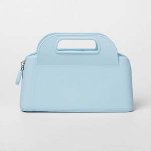 Sac de maquillage à main personnalisé imperméable à l'eau avec fermeture éclair et logo, vente en gros d'usine, mini sac de rangement en silicone, trousse de toilette portable - Product Image 1