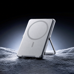 แบตเตอรี่สำรองแม่เหล็กไร้สายขนาด 5000mAh – เครื่องชาร์จน้ำหนักเบาพร้อมขาตั้งพับได้ ดีไซน์ทันสมัยพร้อมความเร็วสูง - Product Image 2