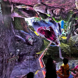 Espace Cinéma Intérieur Immersif à LED Film 8K de 'Monstres de la Montagne et de la Mer' Écran Cinq Voies Thème Métallique pour Aéroport - Product Image 2