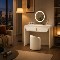 Table de toilette moderne minimaliste en bois massif avec miroir sur pied, bureau de maquillage de luxe en cuir crème, tiroirs de rangement, meuble de chambre