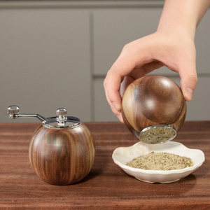Moulin à poivre et salière en bois à usage domestique réglable broyeur manuel à <span class=keywords><strong>manivelle</strong></span> avec <span class=keywords><strong>poignée</strong></span> en métal ensemble de broyeur dans une boîte - Product Image 6