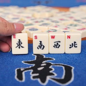 Juego de Fichas de Mahjong Americanas Blancas Populares, 166 Piezas, Juego de Mahjong Portátil para Viajes, Juego de Mesa Clásico y Divertido para Familiares y Amigos - Product Image 3