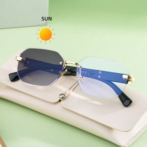 Nouvelles lunettes de soleil photochromiques carrées sans monture de style européen pour hommes, protection UV400 classe 2, pare-soleil, monture en métal noir et plastique - Product Image 3