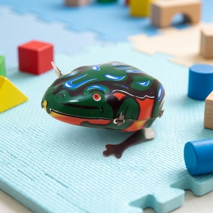 Figurine de grenouille sauteuse mécanique rétro en fer blanc, personnalisée en usine, jouet de collection, ornement décoratif vintage - Product Image 6