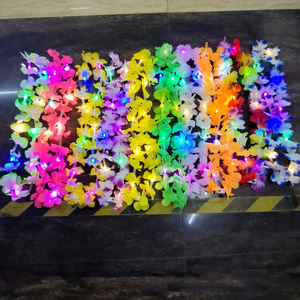 Nouveauté Guirlande de fleurs tropicales lumineuses en dentelle hawaïenne artificielle faite à la main pour la décoration de fête sur le thème de la jungle - Product Image 5