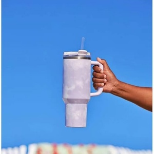 Vaso Térmico de 40oz con Asa, Diseño Tie-Dye, Tapa Antiderrames, Reutilizable, Aislamiento al Vacío, con Tapa y Pajitas - Product Image 6