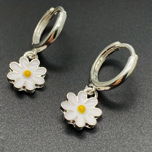 Orecchini a Forma di Margherita e Girasole per Donne, Orecchini Pendenti Floreali, Stile Fresco per Uso Quotidiano, Gioielli alla Moda all'Ingrosso - Product Image 2