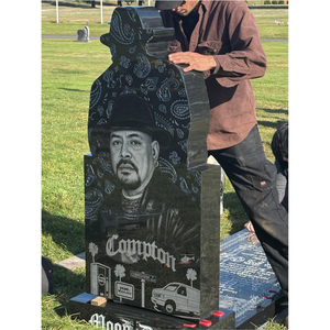 Gravure au laser en granit noir américain Samistone avec une base Design moderne Portrait de cimetière Pierre tombale Monuments de pierre tombale - Product Image 2