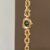 Ovale Armbanduhr für Damen im Retro-Stil Modische Legierung Quarz Glasanzeige Zeiger 28mm 9mm
