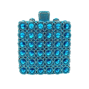 Pochette de soirée classique pour femme, ornée de strass carrés étincelants, sac de luxe en cristal avec chaîne amovible pour les sorties nocturnes et mariages - Product Image 2