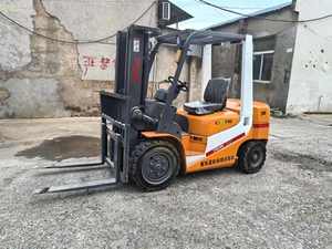 รถยกดีเซล TCM FD30 3 ตัน นำเข้าจากญี่ปุ่น มือสอง สำหรับใช้งานในฟาร์ม พร้อมเครื่องยนต์ เกียร์  ผ่านการทดสอบและรับรองแล้ว - Product Image 3