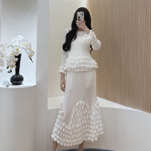 ชุดเดรสพลีททรงบับเบิ้ล ดีไซน์งานฝีมือประณีต สำหรับผู้หญิง แบรนด์ Miyake  ความยาวปานกลาง สไตล์ใหม่รับฤดูใบไม้ผลิ  ดีไซน์หรูหรา ช่วยให้ดูผอมเพรียว  ชุดเซ็ต - Product Image 4