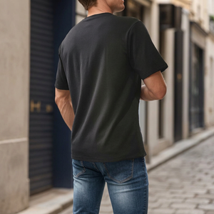 Camiseta de algodón de punto informal de manga corta con cuello en V para hombre, color sólido, corte regular, transpirable, ecológica, de secado rápido, negra - Product Image 4