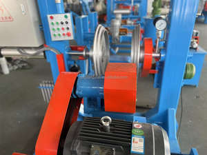 Machine de profilage pneumatique automatique pour le rechapage de <span class=keywords><strong>pneu</strong></span> nouveau noyau de roulement de moteur de machines de traitement du caoutchouc utilisé - Product Image 4