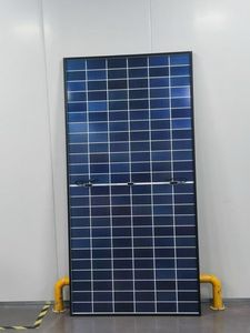 Paneles Solares Fotovoltaicos Runma de Alta Gama, 575W 580W 585W HJT de Media Celda, 22.65% de Eficiencia - Product Image 3