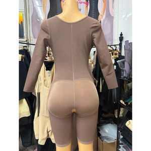 Body sculptant post-opératoire rehausseur <span class=keywords><strong>de</strong></span> fesses, sous-vêtement gainant une pièce à trois boutons et ouverture à l'entrejambe - Product Image 3