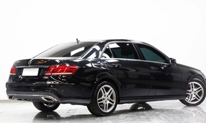<span class=keywords><strong>Mercedes</strong></span> Boutique. Benz <span class=keywords><strong>Clase</strong></span> E <span class=keywords><strong>2015</strong></span> Modelo Facelift E 260 L Deportes Moda SUV Turbo Coche de alta calidad disponible Venta al por mayor - Product Image 3