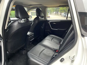 Toyota Wildlander 2.0L CVT 2WD Tech Edition 2020 Usado, SUV Compacto con Volante a la Izquierda, Interior Negro, Emisión China VI para Exportación - Product Image 6