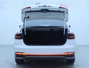 热销拉维兹轿车 1.5L 110 马力 81 千瓦 141 牛米 自动变速箱 左舵 R16 深色皮革内饰 宽敞 5 座 中古车 - Product Image 4