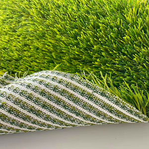 Tapis de gazon artificiel tissé pour la <span class=keywords><strong>pelouse</strong></span> synthétique résistante au feu de football dans le paquet de <span class=keywords><strong>rouleau</strong></span> <span class=keywords><strong>prix</strong></span> concurrentiel - Product Image 4