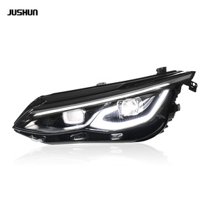 Conjunto de faros LED Jushun para Volkswagen Golf 8 2021-2024 versión de alta gama con DRL y luz direccional - Product Image 2