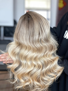 Peluca de Cabello Europeo Virgen Transparente HD para Frente de Encaje sin Pegamento, con Parte Derecha, Reflejos, Ondas Sueltas y Raíz Negra para Mujer - Product Image 4