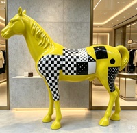 Statue de cheval en fibre de verre à motif graffiti, grande sculpture de cheval pour la décoration de centres commerciaux, mariages et événements photo