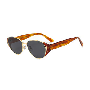 Gafas <span class=keywords><strong>de</strong></span> <span class=keywords><strong>Sol</strong></span> Retro <span class=keywords><strong>con</strong></span> Marco Pequeño Estilo Ojo <span class=keywords><strong>de</strong></span> Gato para <span class=keywords><strong>Mujer</strong></span>, Gafas <span class=keywords><strong>de</strong></span> <span class=keywords><strong>Sol</strong></span> Decorativas, Accesorios <span class=keywords><strong>de</strong></span> Playa Modernos para Exteriores, Venta al por Mayor - Product Image 1
