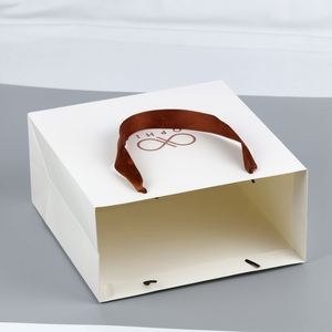 Bolsas de Lujo de Cartón Reciclado de Alta Calidad al por Mayor con Impresión UV, Estampado Dorado y Asas de Cinta para Cosméticos, Champú y Compras - Product Image 2