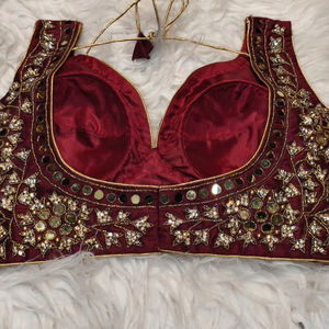 Chemise de créateur pour femme, couleur bordeaux, avec broderie artisanale en zircon véritable, pour mariage et occasions festives - Product Image 2