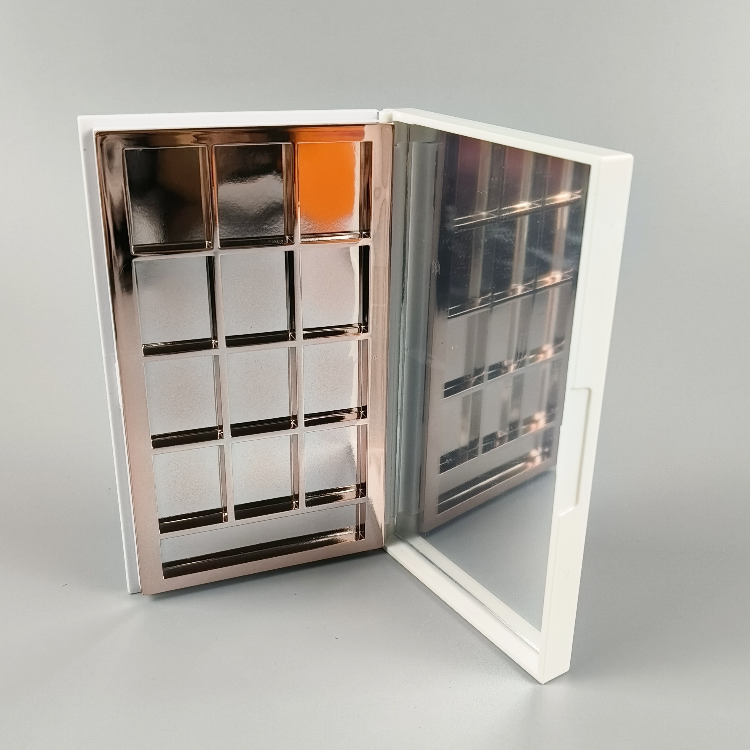 custom eyeshadow palette packaging