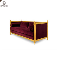 Sofá de Estilo Real para Villa, Sofá Tapizado en Terciopelo de Lujo con Estructura de Metal Dorado para Sala de Estar o Vestíbulo