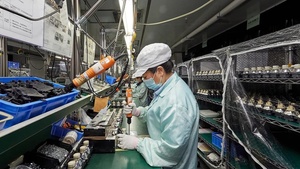 Proyector Láser <span class=keywords><strong>de</strong></span> Tiro Corto <span class=keywords><strong>de</strong></span> Alto Contraste <span class=keywords><strong>de</strong></span> 7500 Lúmenes ANSI para Planetarios Inmersivos y Teatros Espaciales - Product Image 4