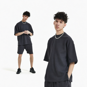 T-shirt à manches courtes en tricot uni surdimensionné pour homme, col rond, décontracté, respirant, coupe ajustée - Product Image 1