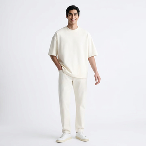 T-shirt Homme de Luxe 100% Coton Col Rond Coupe Classique Manches Courtes Respirant 200g Streetwear Vierge Personnalisable avec Logo - Product Image 1