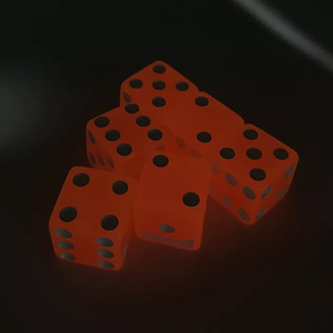 Оптовая продажа, Светящиеся Кубики в темноте, разноцветные светящиеся пластиковые кубики D6 - Product Image 6