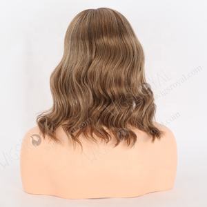 Impresionante marrón con reflejos rubios Partida de aspecto natural Onda suelta Longitud del hombro Top de seda Pelucas pequeñas para cabezas pequeñas - Product Image 5