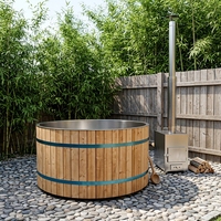 Sauna extérieur trois-en-un : douche, pavillon lounge et baignoire eau chaude/froide, grande sauna.