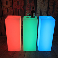 Tables de bar en plastique pour discothèque, table à cocktails LED, table carrée LED pour événements et fêtes, produits rotomoulés, rotomoulage