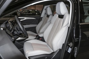 รถยนต์มือสองสภาพดี ไมล์น้อย ปี 2025 ออดี้ คิว5 อีทรอน 45 ควอตโตร พรีเมียม เอสยูวี ไฟฟ้า เกียร์อัตโนมัติ เบาะหนัง ล้อแม็ก R21 หลังคาพาโนรามิกสีเข้ม - Product Image 6