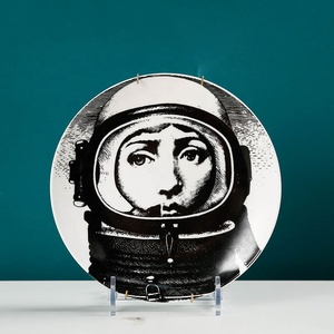 Plato Decorativo de Cerámica de 10 Pulgadas con Diseño Europeo para Restaurante, Plato Artístico Colgante - Product Image 4