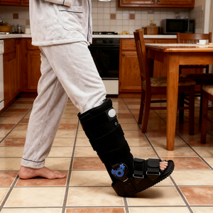 Bota Neumática Abierta para Caminar con Control de Rango de Movimiento (ROM) para Esguinces de Tobillo, Fracturas y Soporte de Rehabilitación Postquirúrgica - Product Image 1