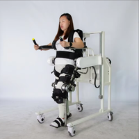 Exosquelette pour les membres inférieurs destiné aux personnes paralysées et handicapées, pour la réadaptation